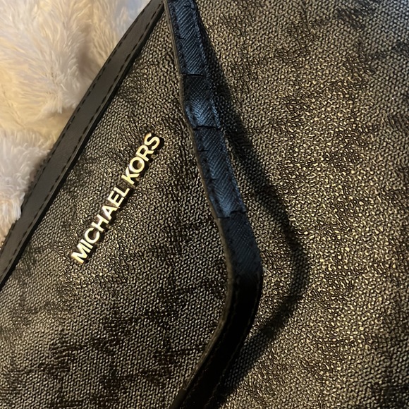 🖤🤍Authentic Michael Kors jet set large chain strap crossbody bag 🖤🤍 - Picture 9 of 13